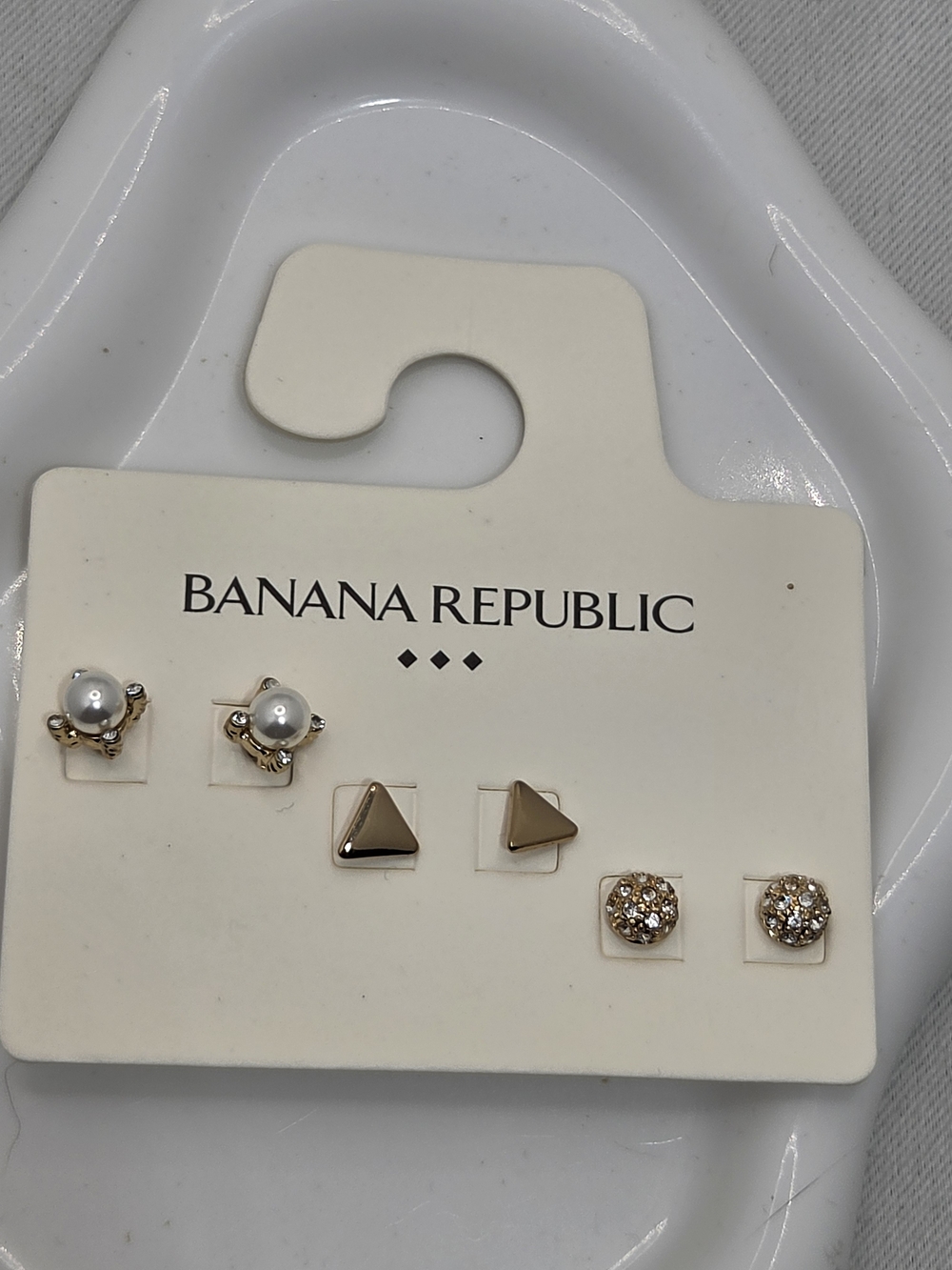 ✨ NWT Banana Republic 3-Pair Stud Earring Set 🤍 Gold Faux Pearl, Triangle